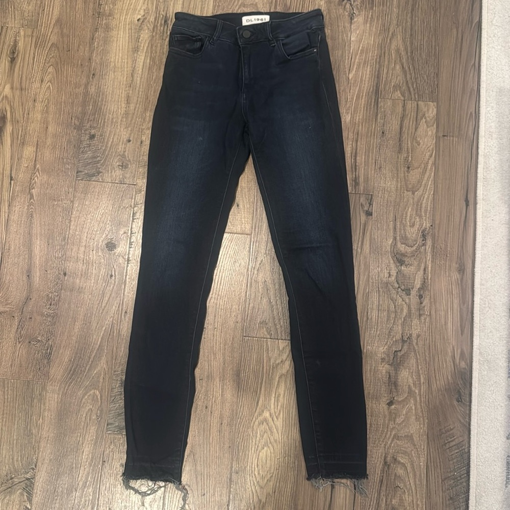 DL1961 Skinny Jeans w/ Raw Hem- size 26